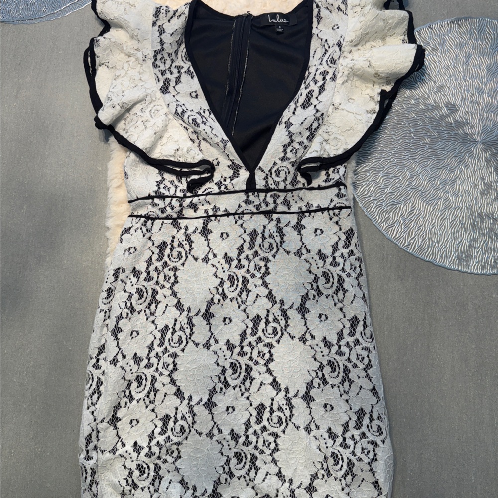 Lulu's Black and White Lace Dress -Small - Picture 4 of 16